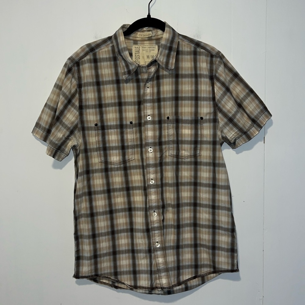 Aeropostale Men’s Short Sleeve Button Up Checkered Shirt with Pockets Q18